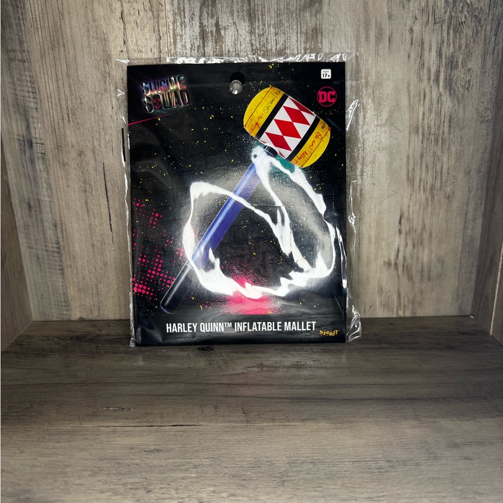 Harley Quinn Red and Yellow Inflatable Mallet &
Harley Quinn Gloves